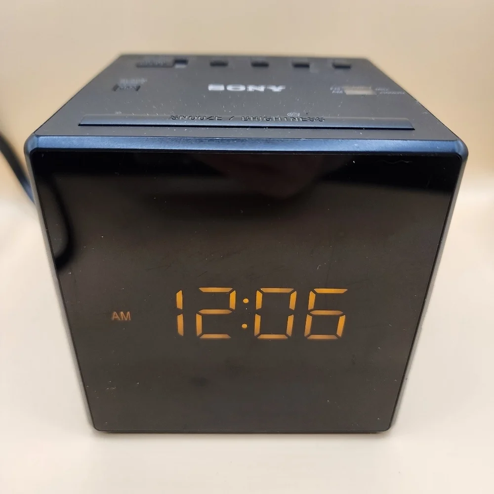 SONY ICF-C1 Alarm Clock Radio AM/FM LED Display ICFC1 Black Cube